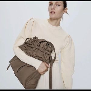 BALLOON PUFF SLEEVE KNIT SWEATER